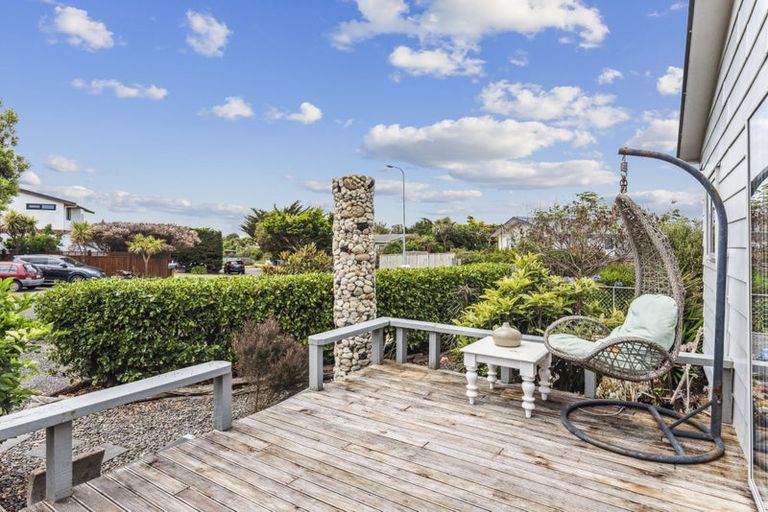 Photo of property in 8 Norna Grove, Waikawa Beach, Levin, 5573