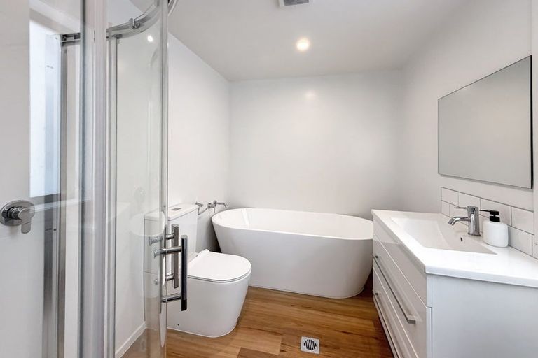 Photo of property in 56 Rangiora Avenue, Kaiwharawhara, Wellington, 6035