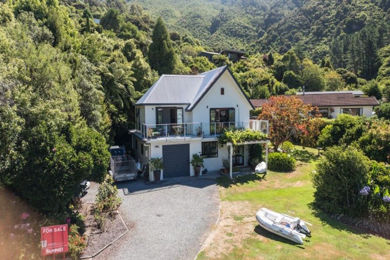 Photo of property in 1 Okiwa Place, Anakiwa, Picton, 7281