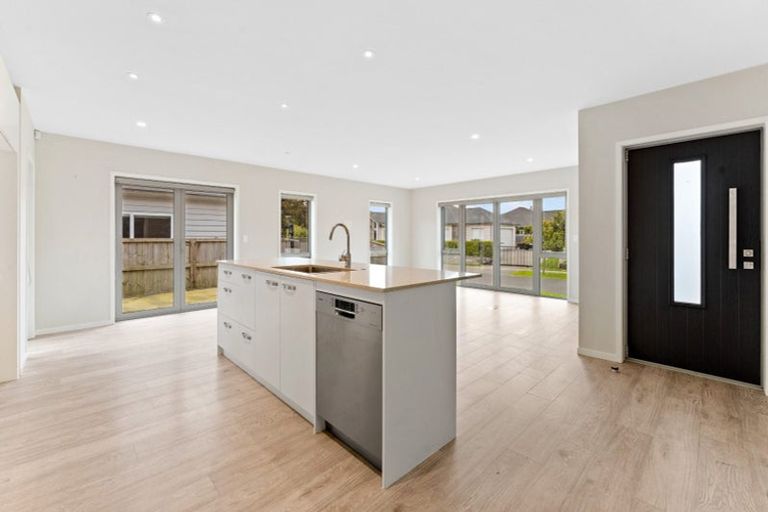 Photo of property in 6 Te Roera Place, Riverhead, 0820