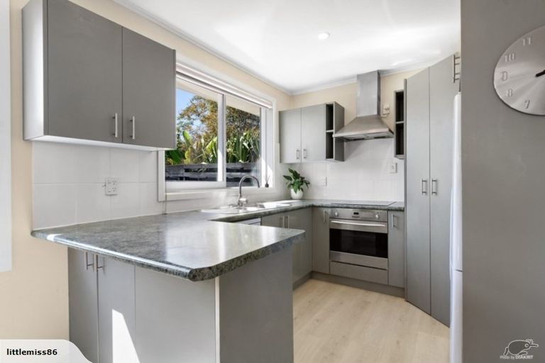 Photo of property in 1/20a Evans Road, Glen Eden, Auckland, 0602