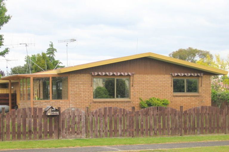 Photo of property in 16 Francis Drive, Katikati, 3129