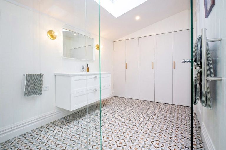 Photo of property in 13 Lincoln Road, Bluff Hill, Napier, 4110