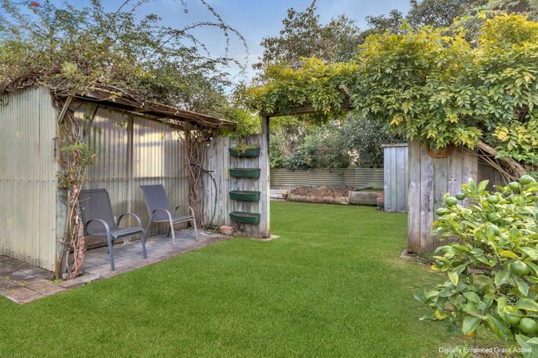 Photo of property in 87 Queen Street West, Levin, 5510