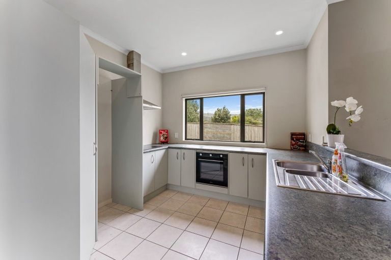 Photo of property in 29 James Nairn Grove, Riverstone Terraces, Upper Hutt, 5018