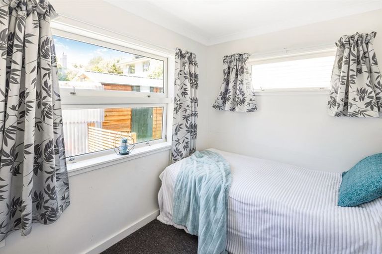 Photo of property in 38a Collins Avenue, Tawa, Wellington, 5028