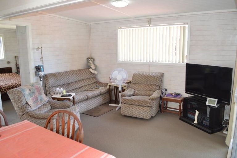Photo of property in 74 Watt Street, Coromandel, 3506