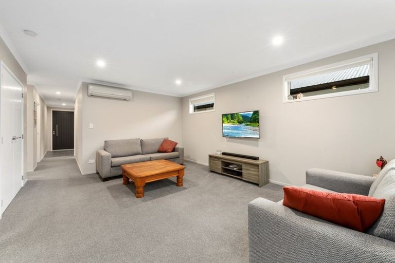 Photo of property in 15 Capstan Close, Pyes Pa, Tauranga, 3112