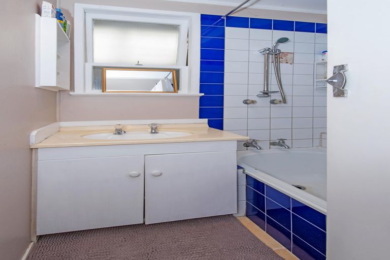 Photo of property in 28 Mack Place, Red Hill, Papakura, 2110