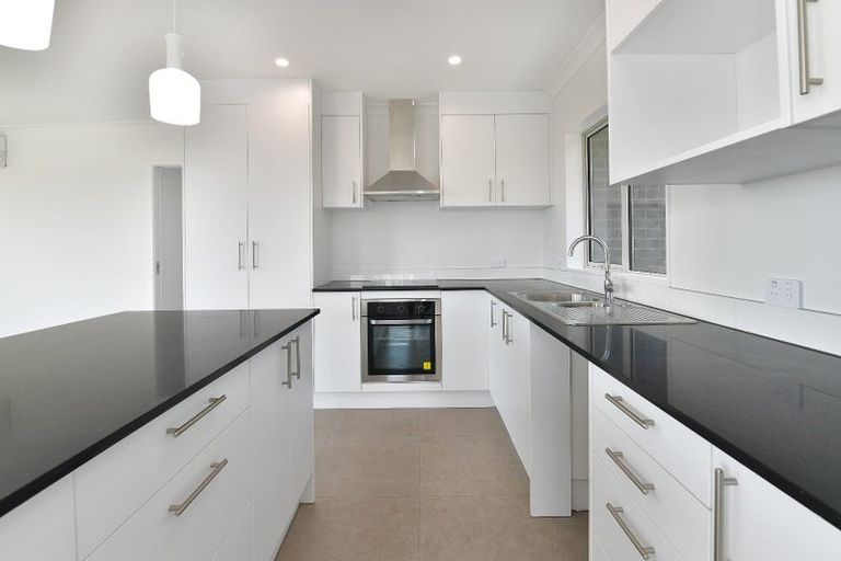 Photo of property in 55a Wade River Road, Stanmore Bay, Whangaparaoa, 0932