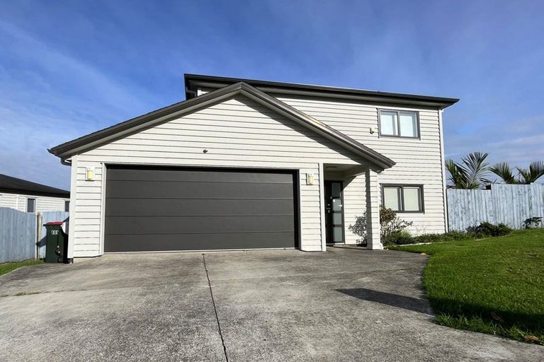 Photo of property in 23 Kirikiri Drive, Papakura, 2110