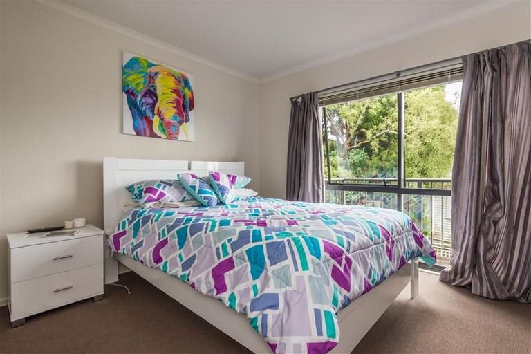 Photo of property in 4/94 Glengarry Road, Glen Eden, Auckland, 0602