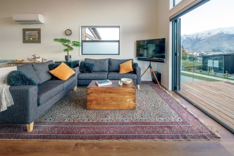 Photo of property in 9 Mcneil Crescent, Wanaka, 9305