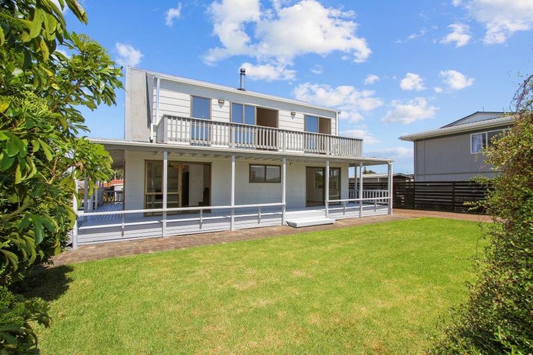 Photo of property in 114 Torkar Road, Clarks Beach, 2122