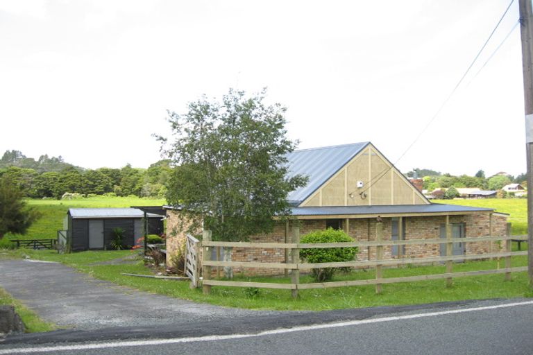 Photo of property in 72 Matua Road, Huapai, Kumeu, 0810