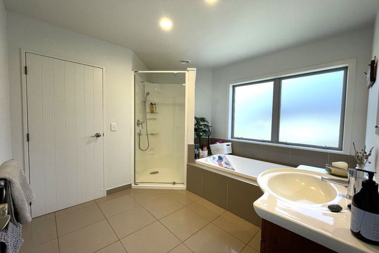 Photo of property in 15 Russell Drive, Oakura, 4314