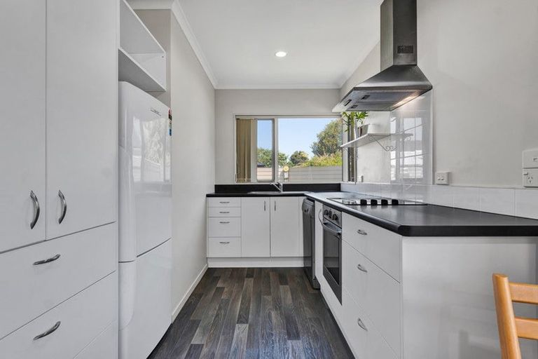 Photo of property in 9b Disraeli Street, Hawera, 4610