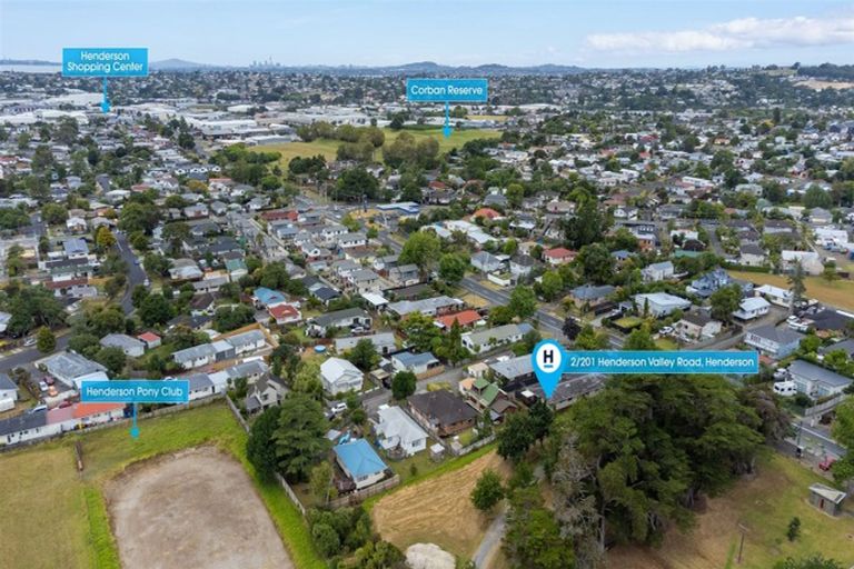 Photo of property in 2/201 Henderson Valley Road, Henderson, Auckland, 0612
