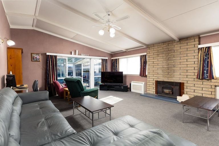 Photo of property in 50 Rhodes Street, Waimate, 7924