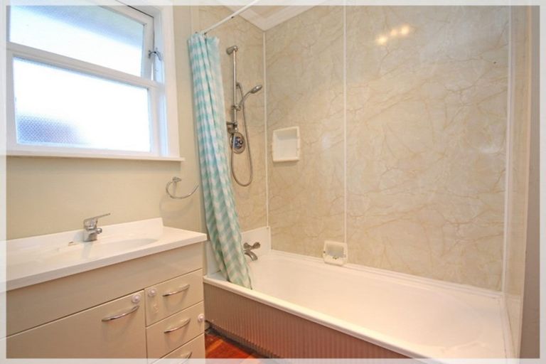 Photo of property in 11 Norfolk Street, Levin, 5510