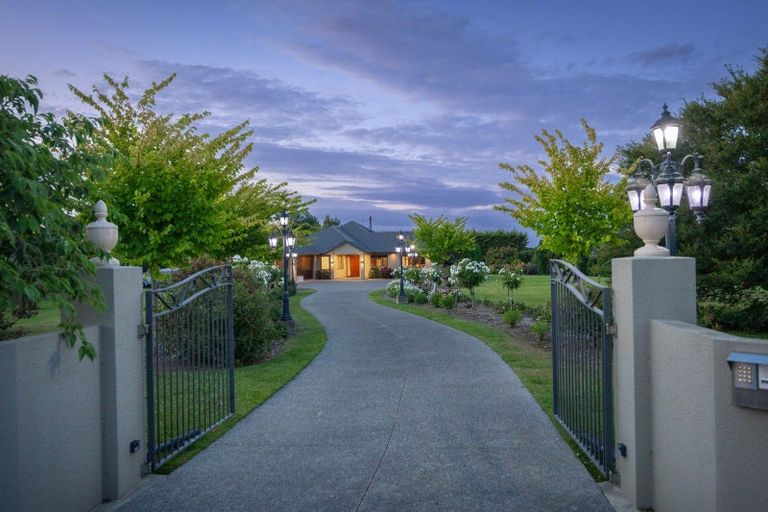 Photo of property in 7 Dobsons Lane, Kelvin Grove, Palmerston North, 4470