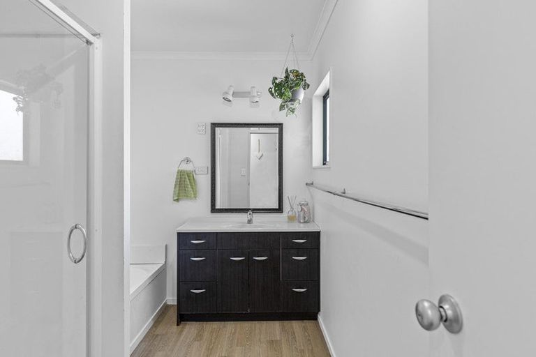 Photo of property in 24b Livingstone Avenue, Nawton, Hamilton, 3200