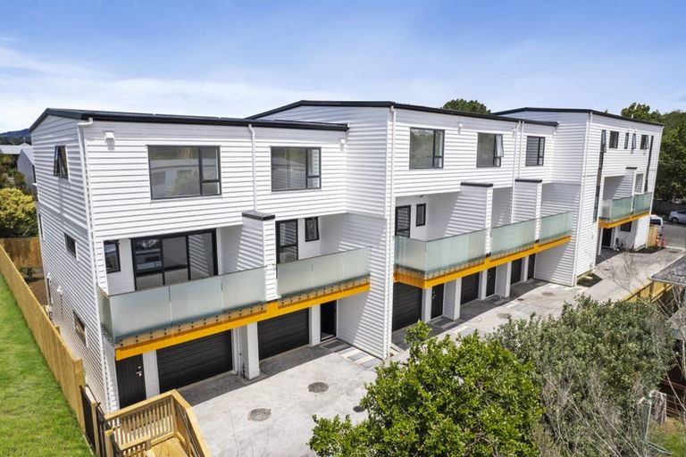 Photo of property in 1/68 Smythe Road, Henderson, Auckland, 0612