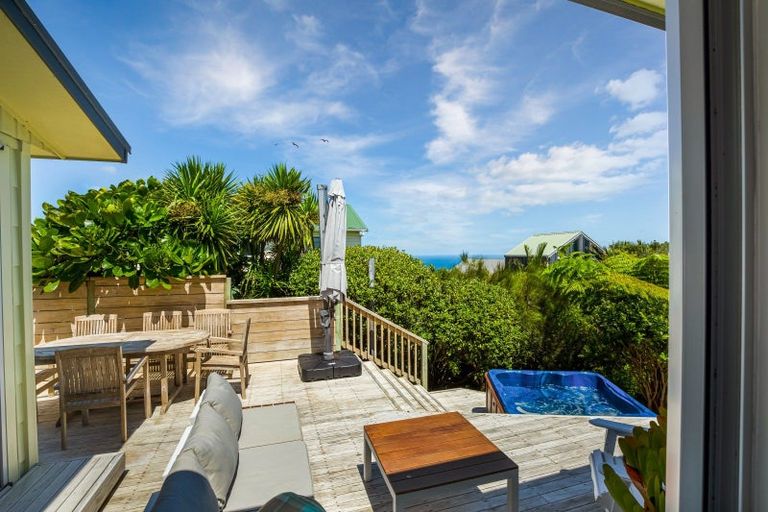 Photo of property in 6 Edwin Mitchelson Road, Muriwai, Waimauku, 0881