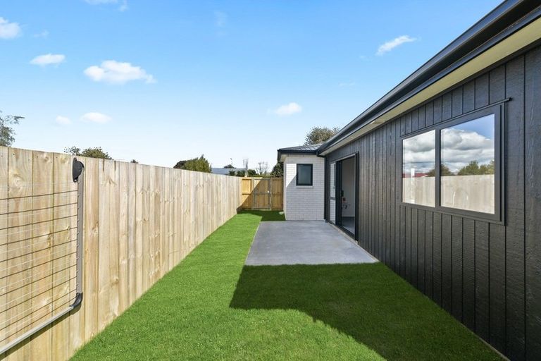 Photo of property in 2/1 Mckinley Place, Nawton, Hamilton, 3200