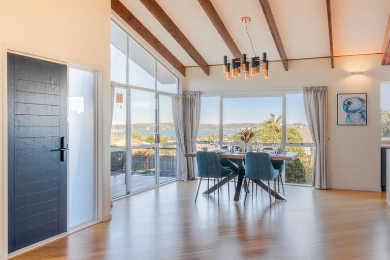 Photo of property in 19 Westpark Drive, West Harbour, Auckland, 0618