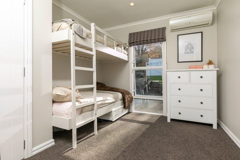 Photo of property in 49 Compton Street, Hillcrest, Auckland, 0627