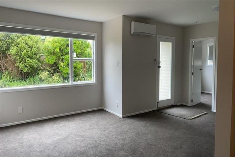 Photo of property in 15 Pekanga Road, Normandale, Lower Hutt, 5010