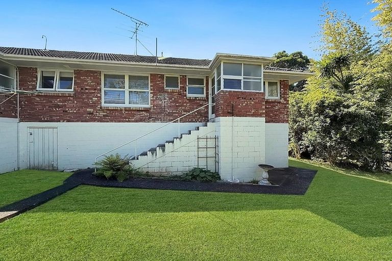 Photo of property in 1/216 Beach Road, Campbells Bay, Auckland, 0630