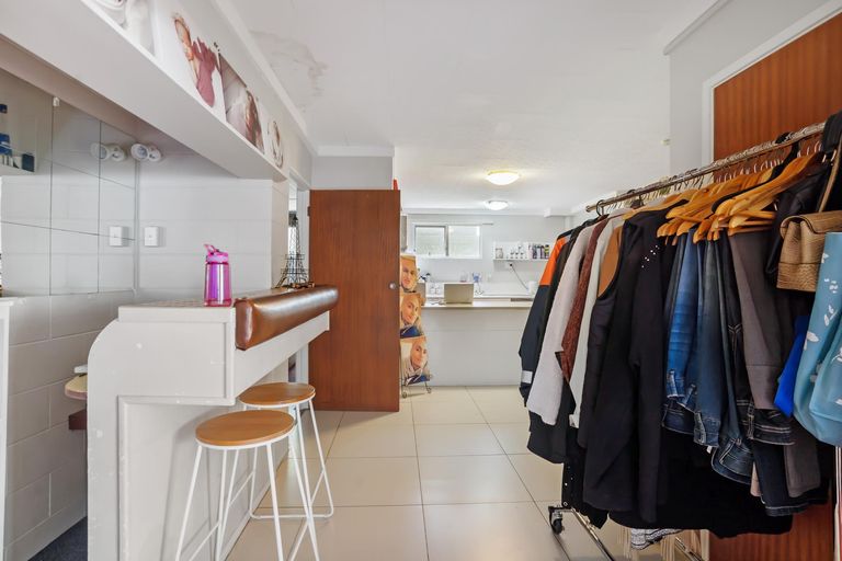 Photo of property in 75 Gossamer Drive, Pakuranga Heights, Auckland, 2010