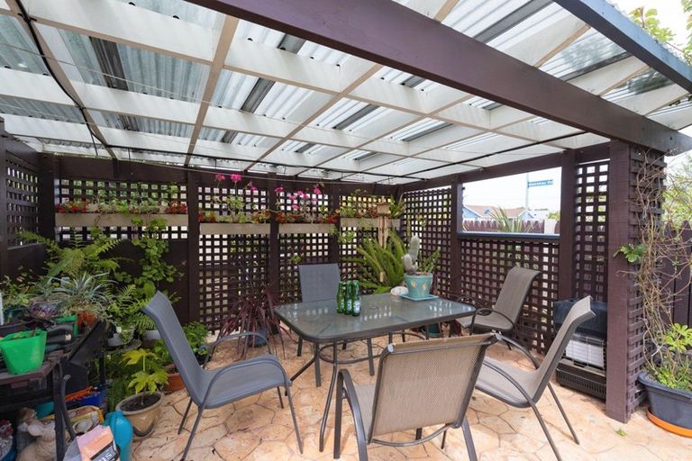 Photo of property in 1 Tapiri Street, Parklands, Christchurch, 8083