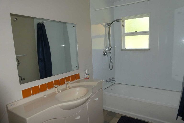 Photo of property in 35 Jollie Road, Twizel, 7901