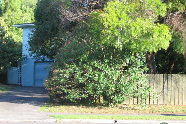 Photo of property in 58 Oaktree Avenue, Browns Bay, Auckland, 0630