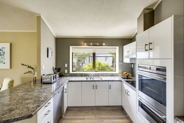 Photo of property in 41 Churchill Drive, Taradale, Napier, 4112