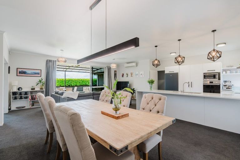 Photo of property in 1 Ruske Place, Grandview Heights, Hamilton, 3200