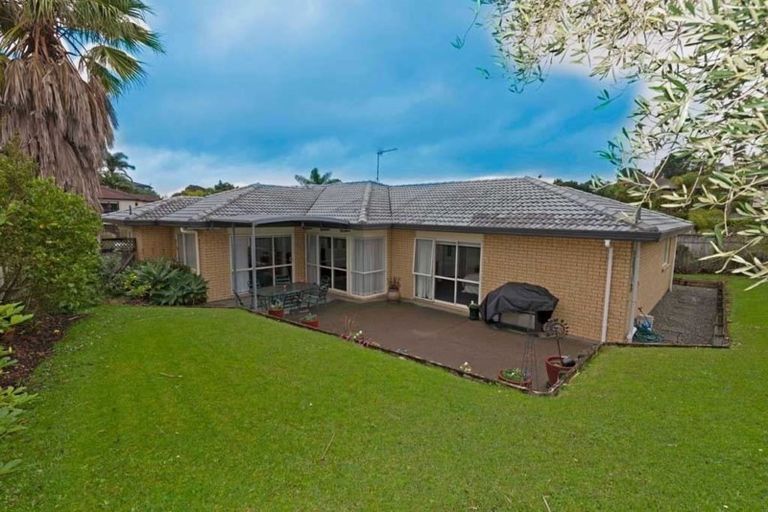 Photo of property in 46 Hogarth Rise, West Harbour, Auckland, 0618