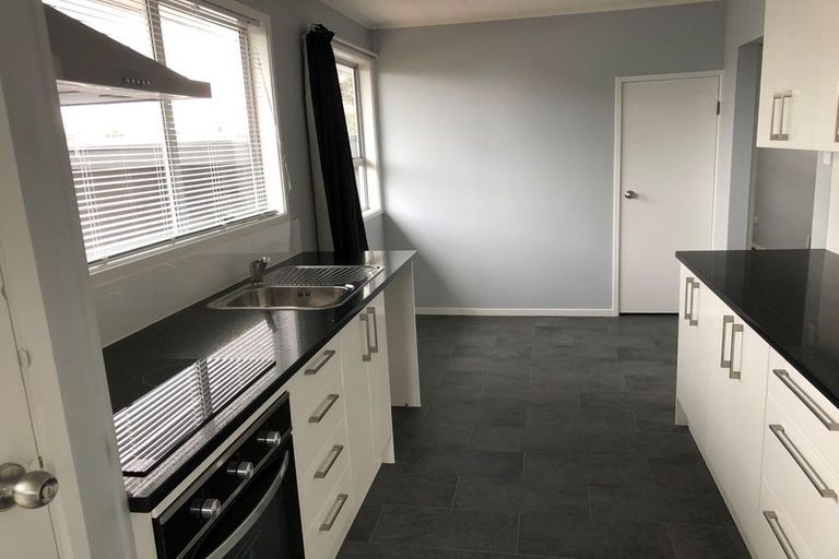 Photo of property in 2/37 John Walker Drive, Manurewa, Auckland, 2102