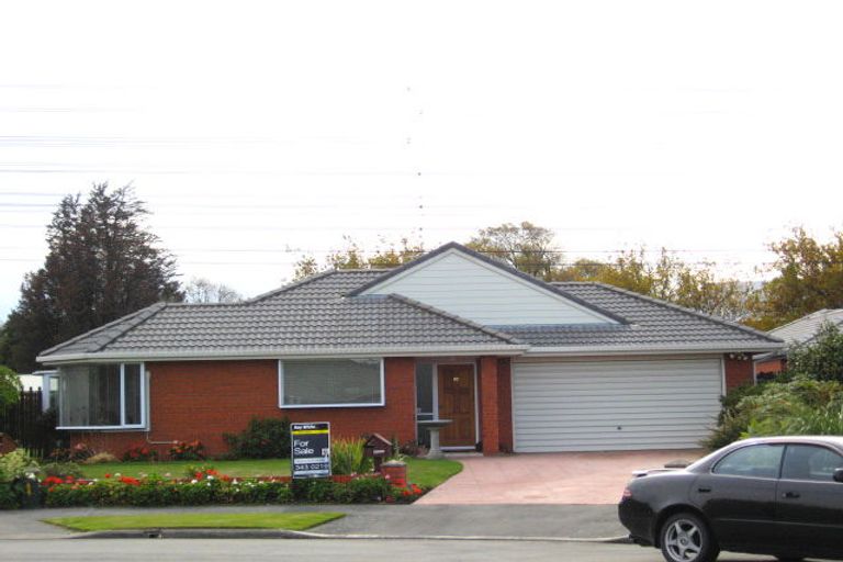 Photo of property in 10 Murfitt Place, Sockburn, Christchurch, 8042