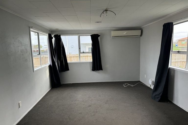 Photo of property in 166 Mahia Road, Wattle Downs, Auckland, 2103