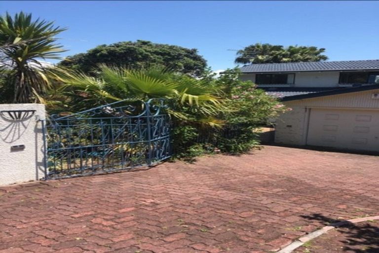 Photo of property in 19 Lingham Crescent, Torbay, Auckland, 0630