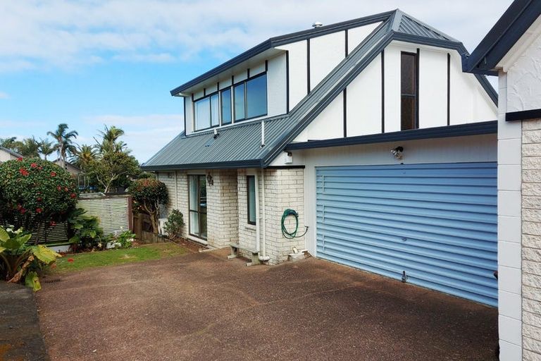 Photo of property in 2/14 Bramley Drive, Farm Cove, Auckland, 2012