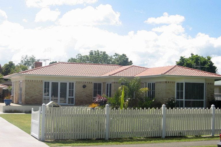 Photo of property in 166 Victoria Street, Cambridge, 3434