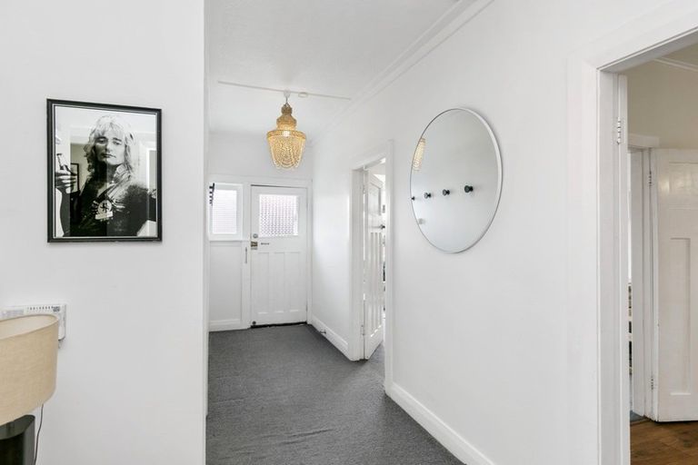 Photo of property in 22 Queens Drive, Kilbirnie, Wellington, 6022