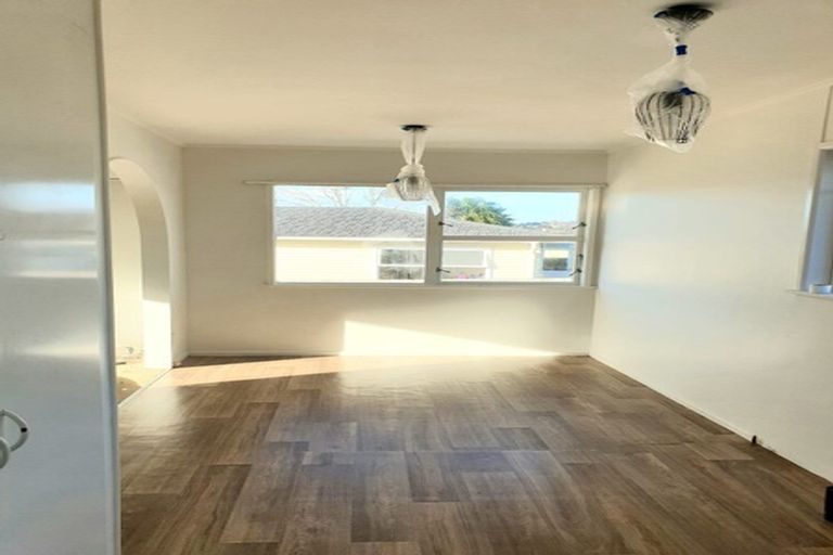 Photo of property in 47 Fairclough Road, Beach Haven, Auckland, 0626