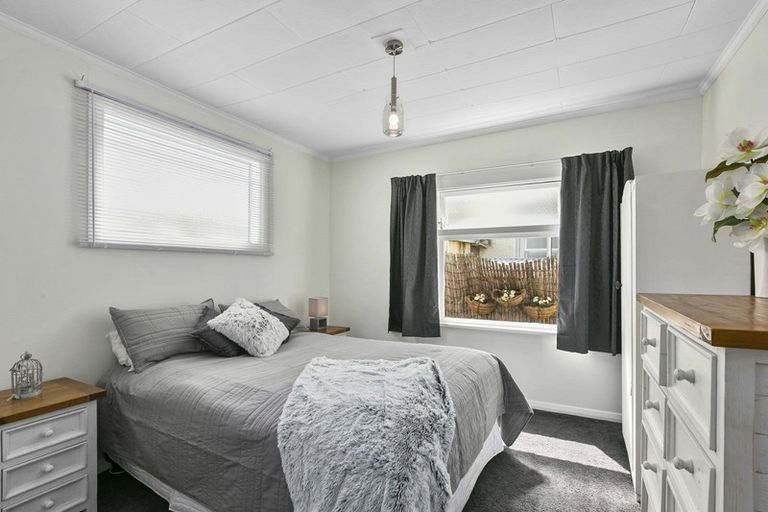 Photo of property in 30 Bathgate Street, South Dunedin, Dunedin, 9012