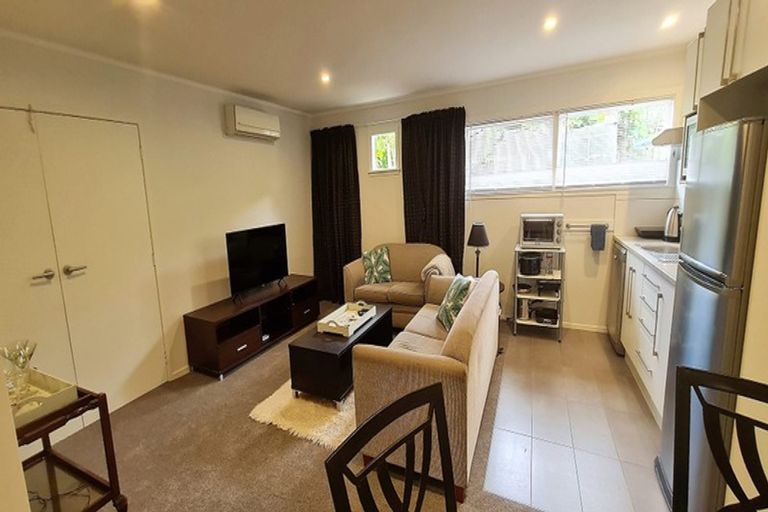 Photo of property in 43 Sharon Road, Waiake, Auckland, 0630